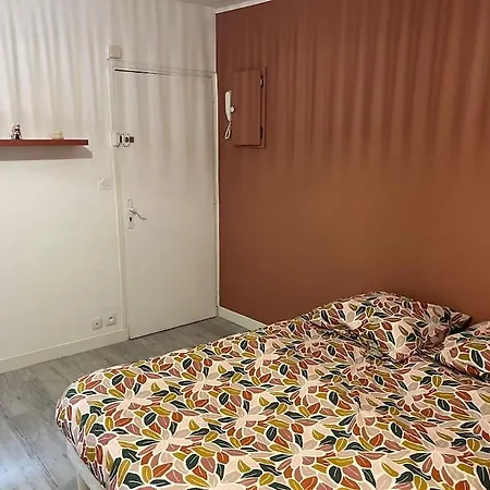 Апартаменты Logement Au Coeur De La Rochelle *